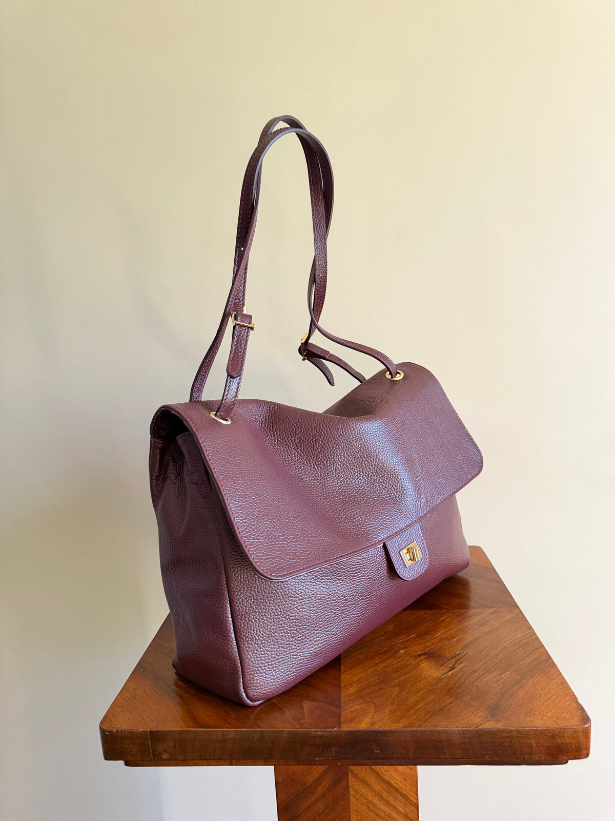 Maxi Flap bag burgundy