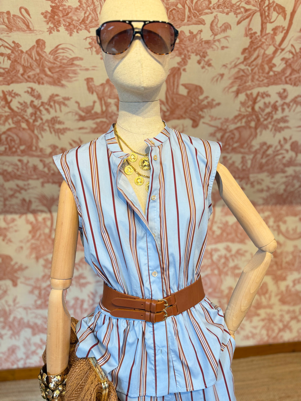 Camicia azzurra righe