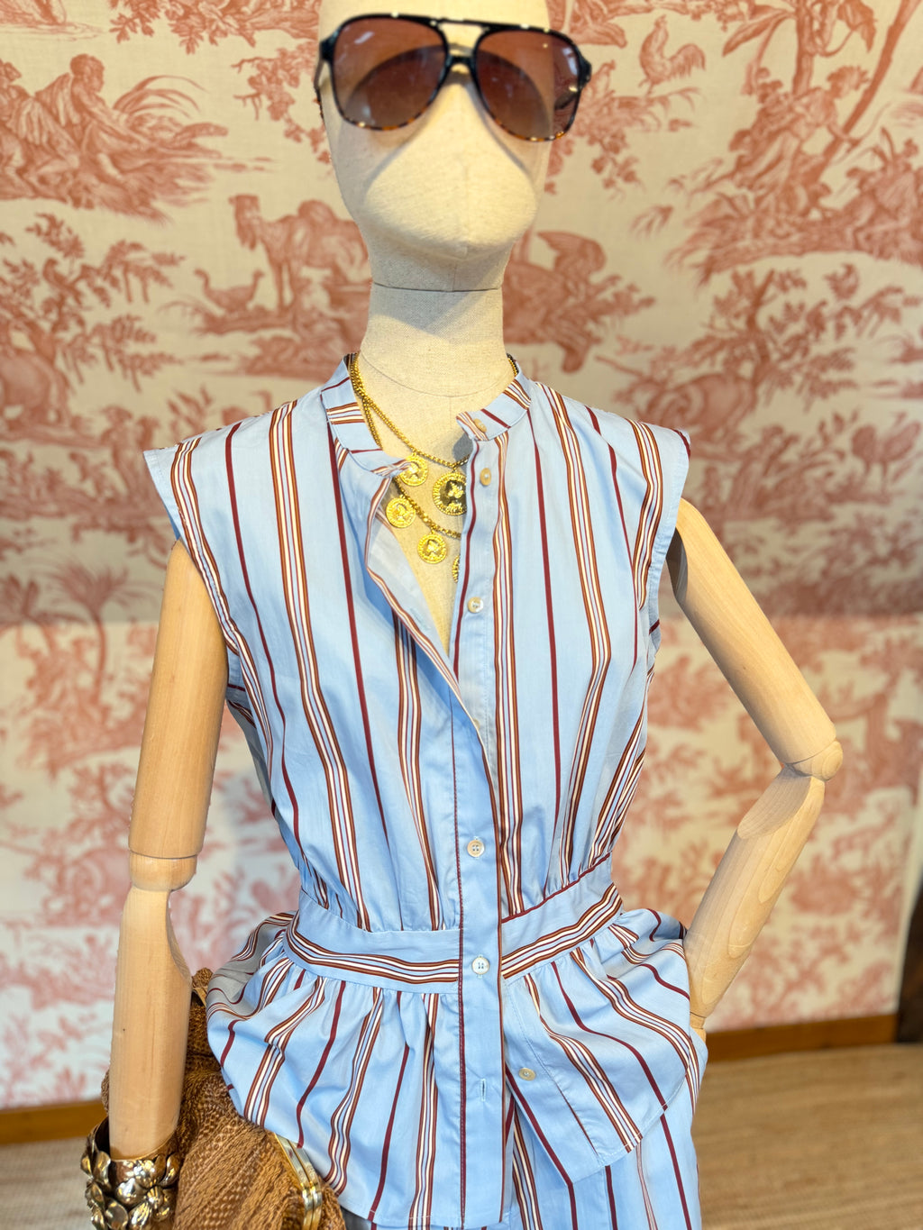 Camicia azzurra righe