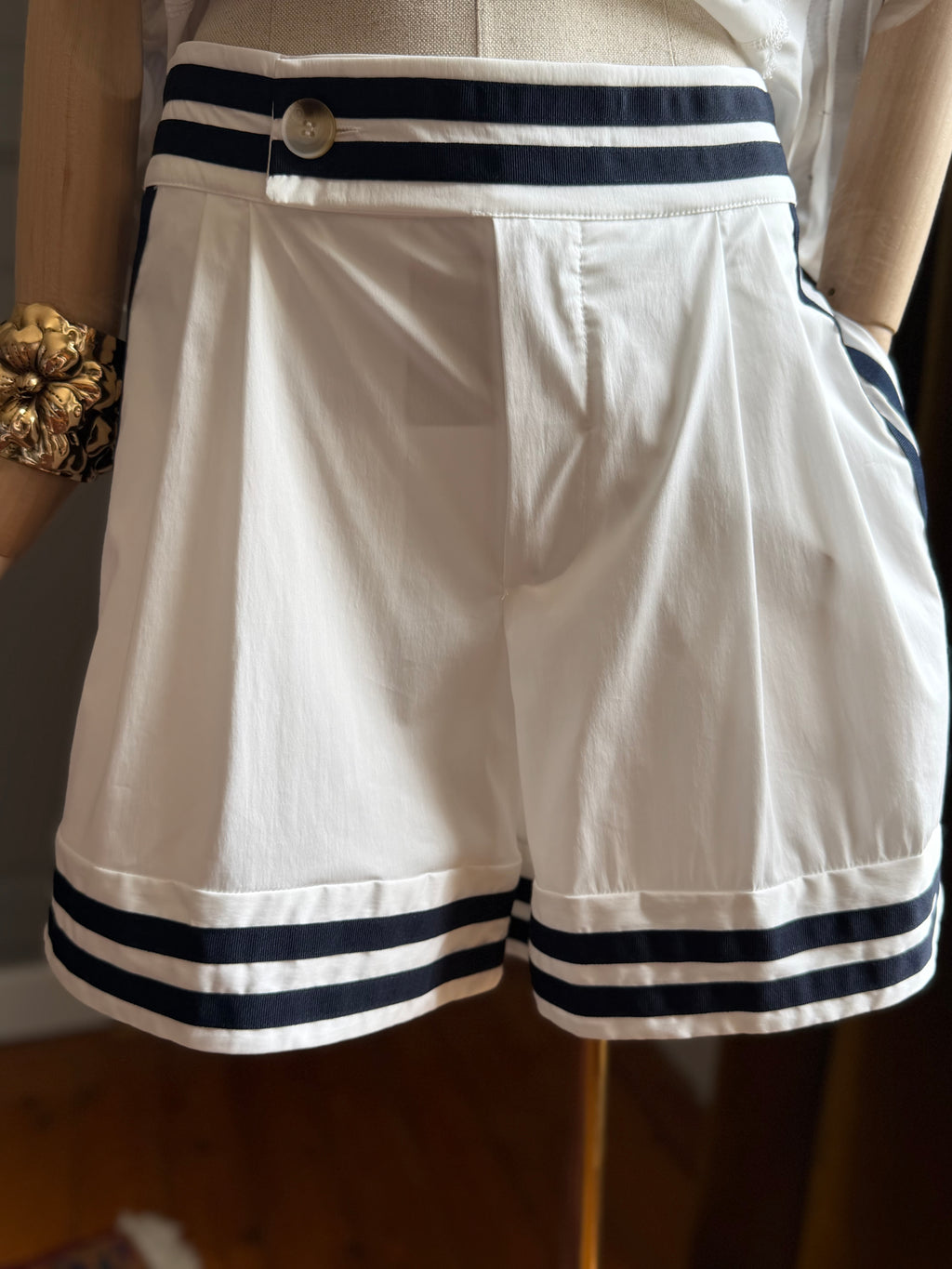 Completo bianco blu