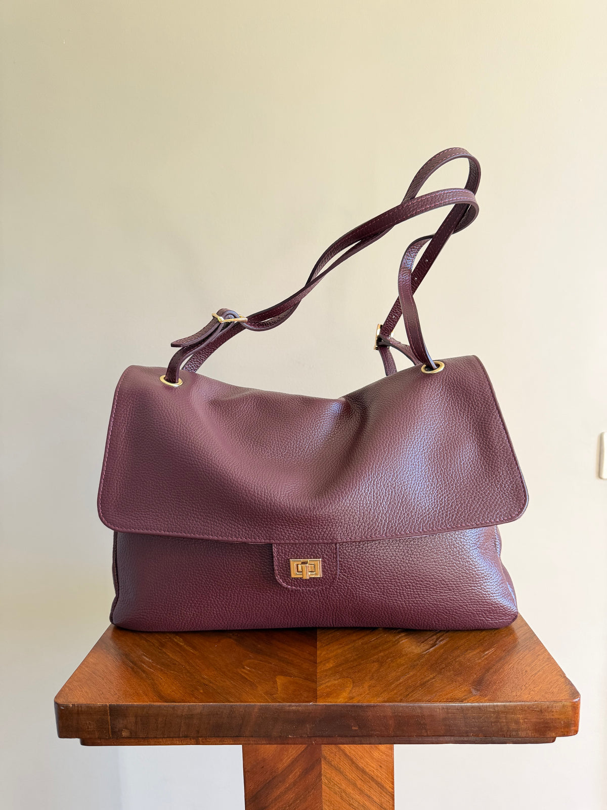 Maxi Flap bag burgundy