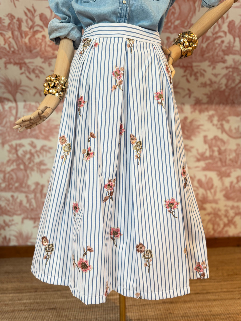 Striped embroidered skirt