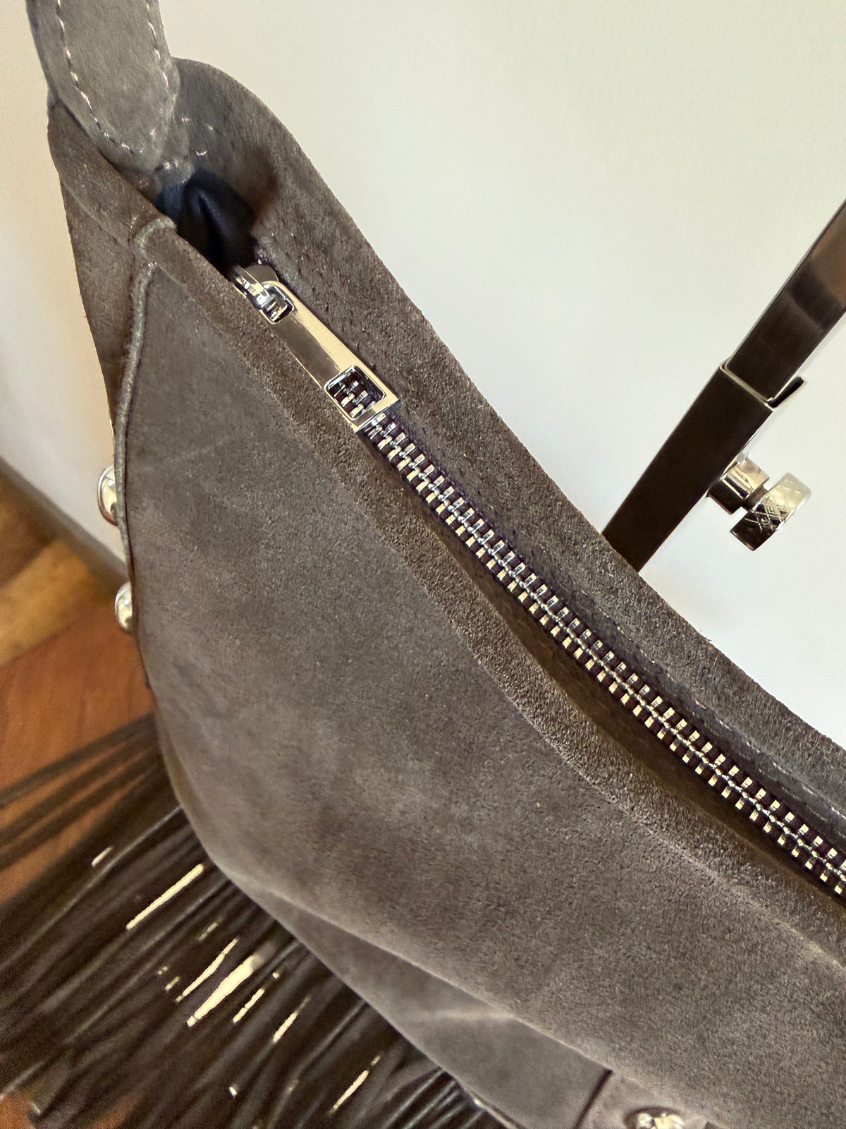 Tracolla suede moro