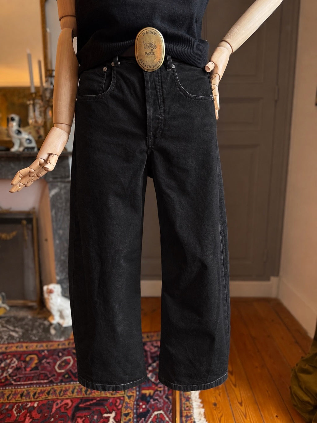 Black barrel jeans