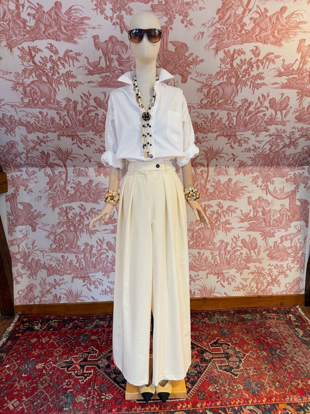 Pleated trousers