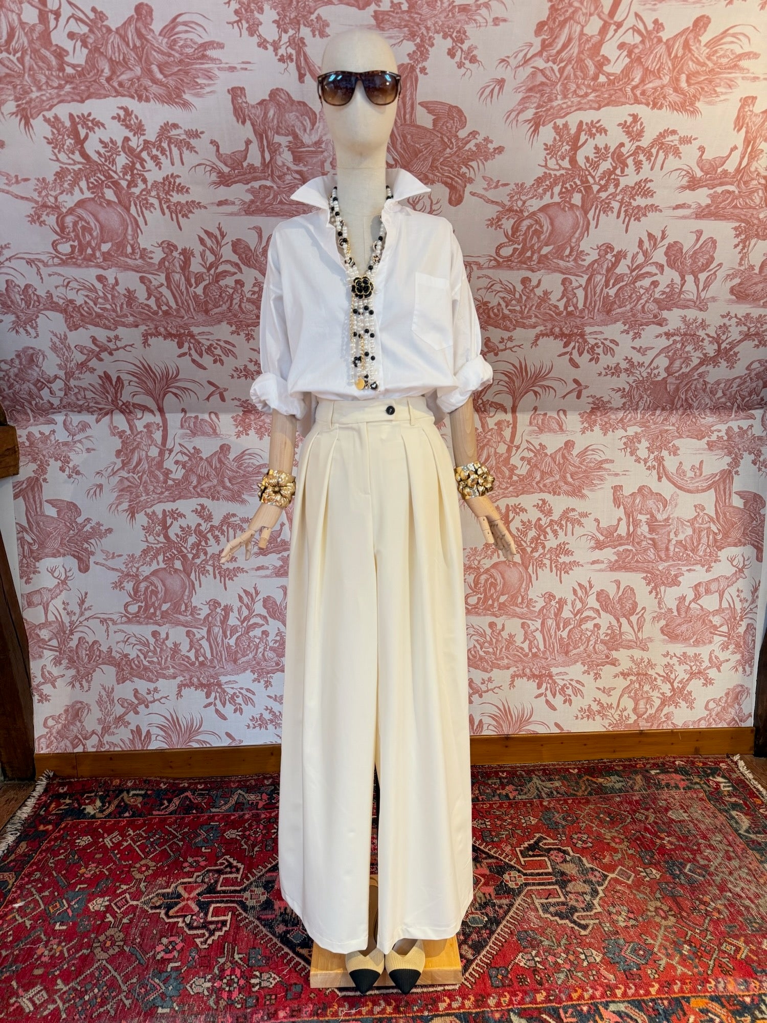 Pleated trousers