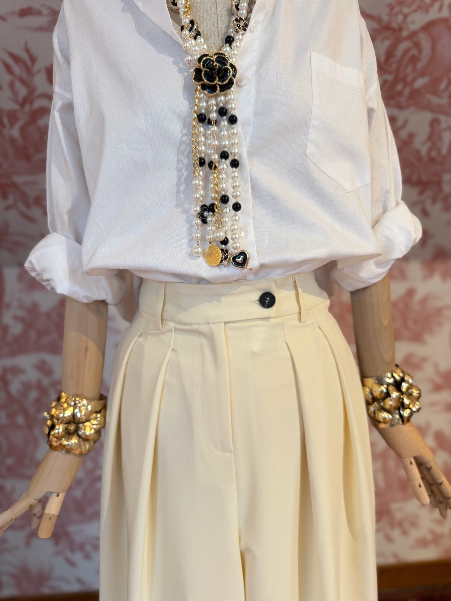 Pleated trousers