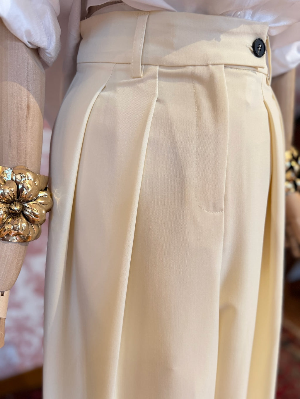 Pleated trousers