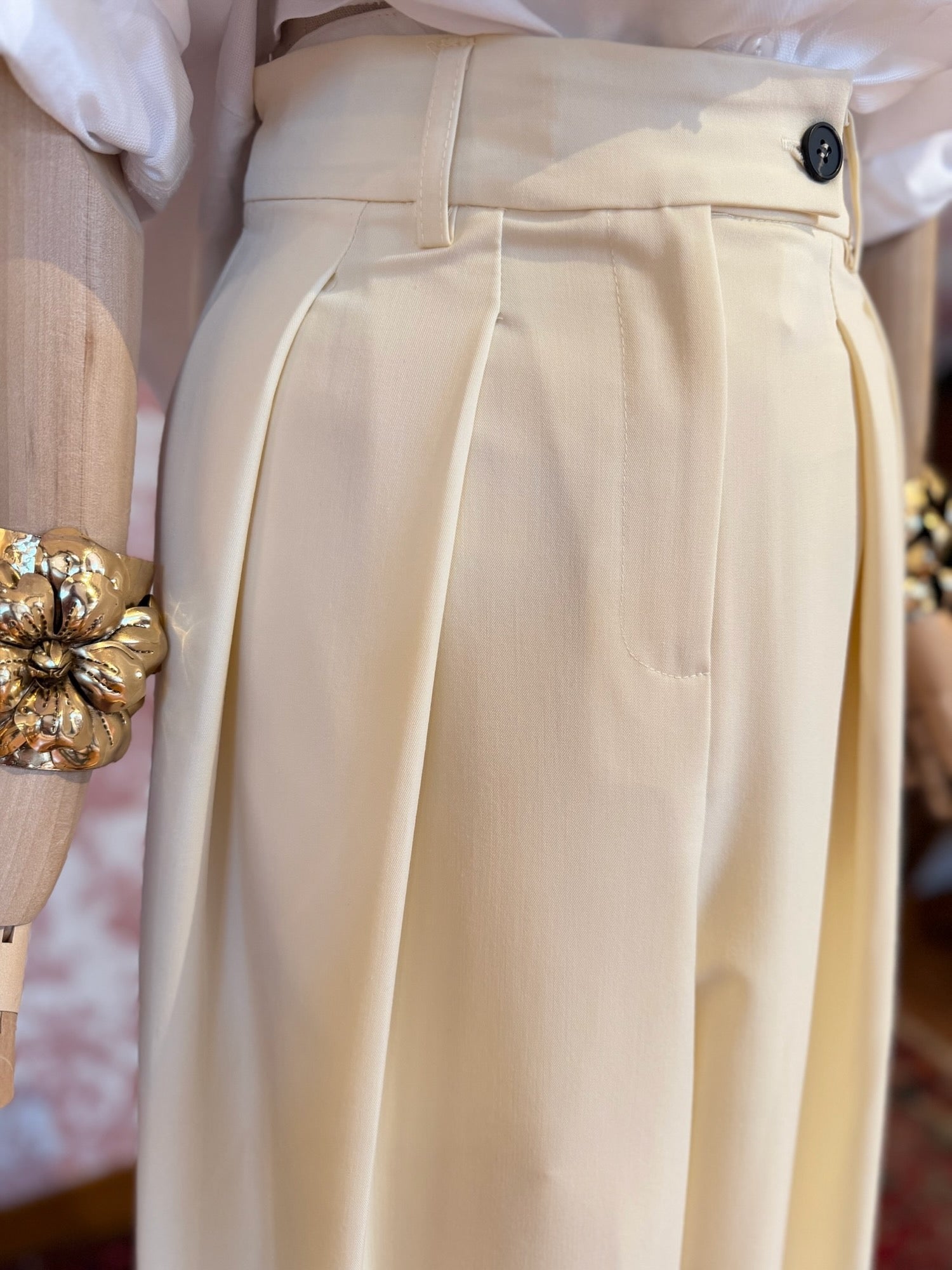Pleated trousers