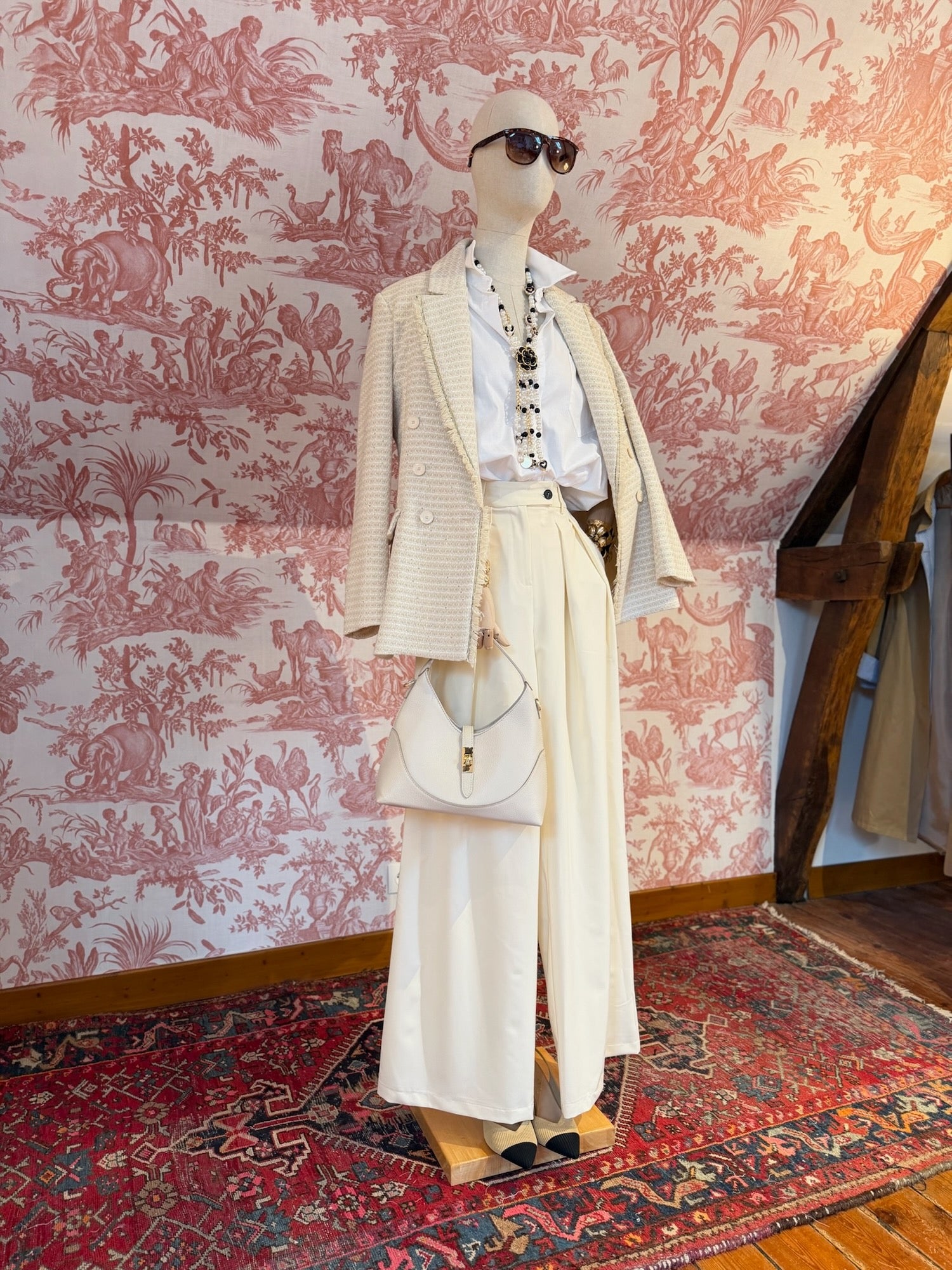 Pleated trousers