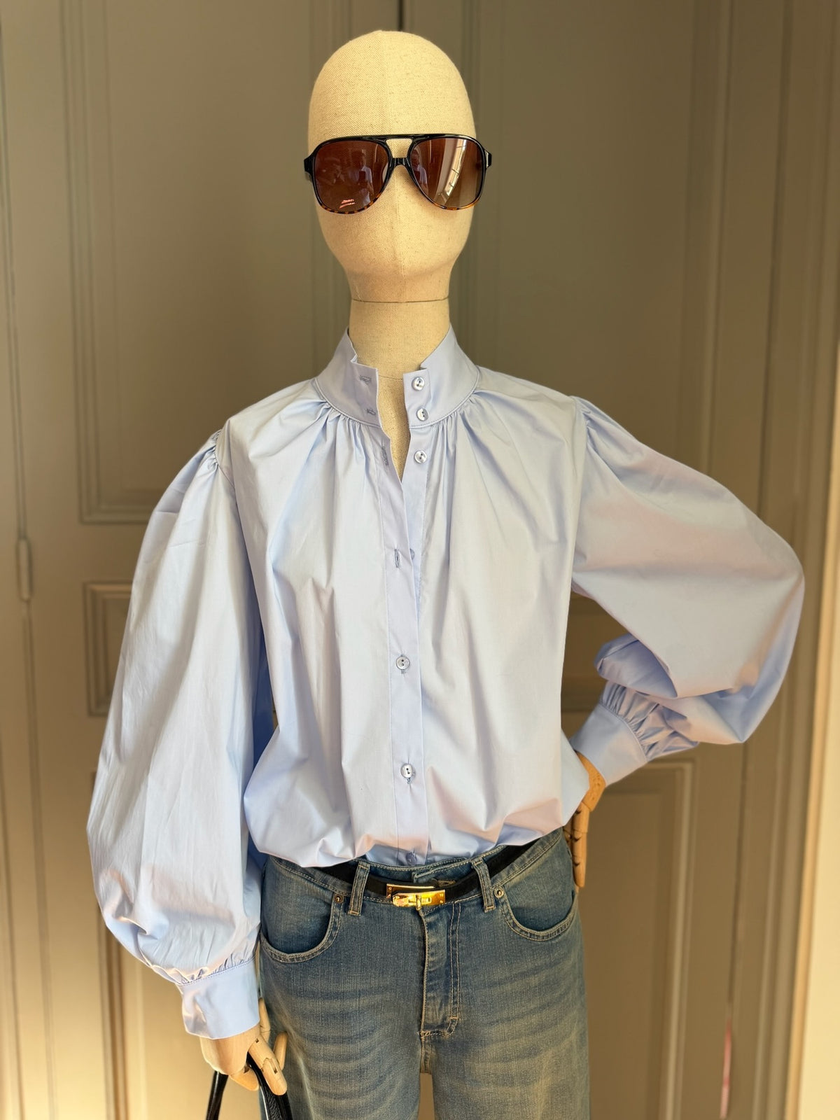 Light blue balloon-sleeve shirt