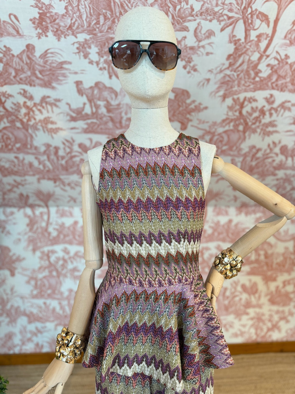 Top jacquard volant