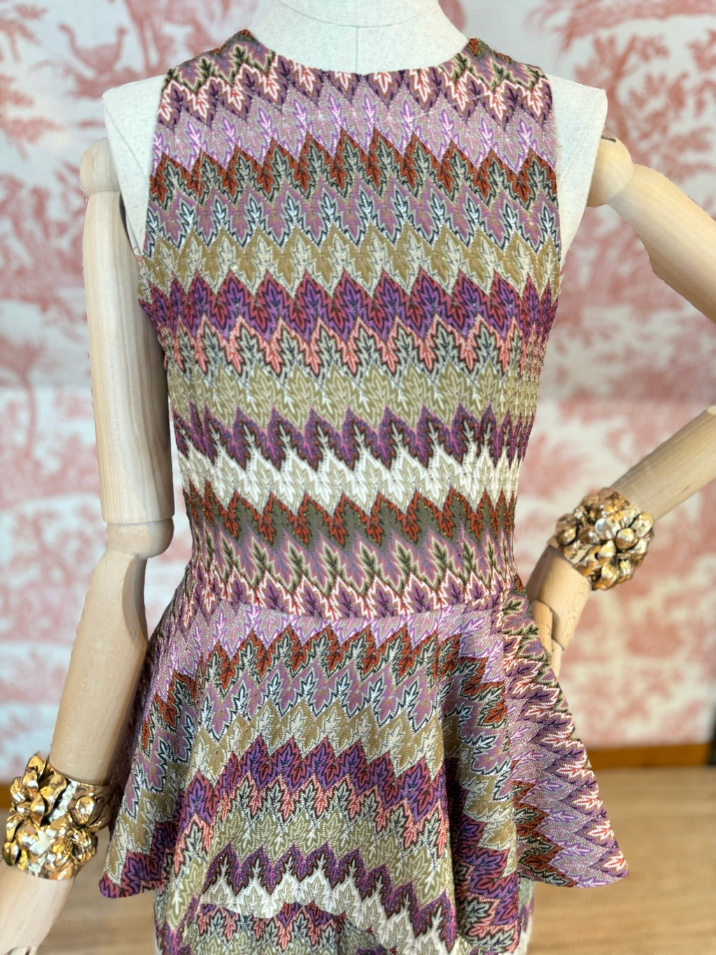 Top jacquard volant