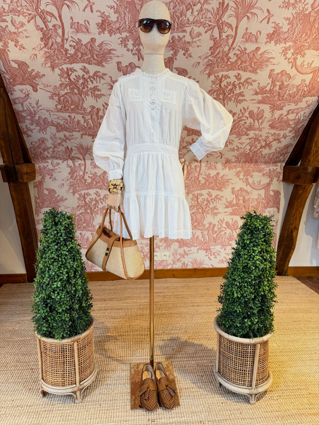 Short white dress