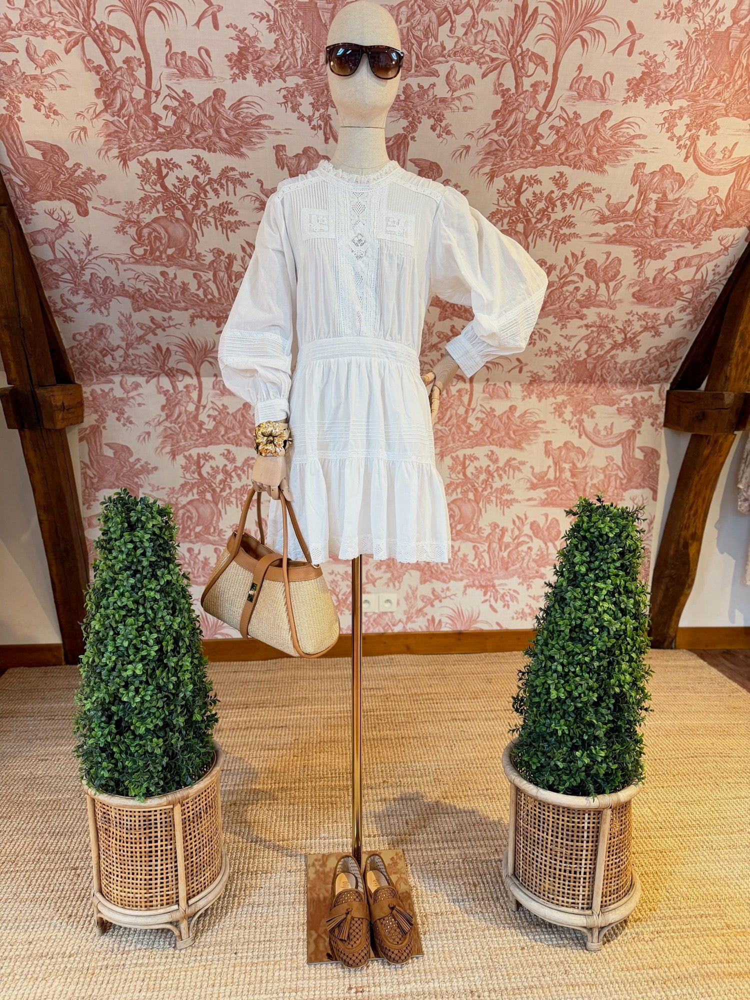 Short white dress