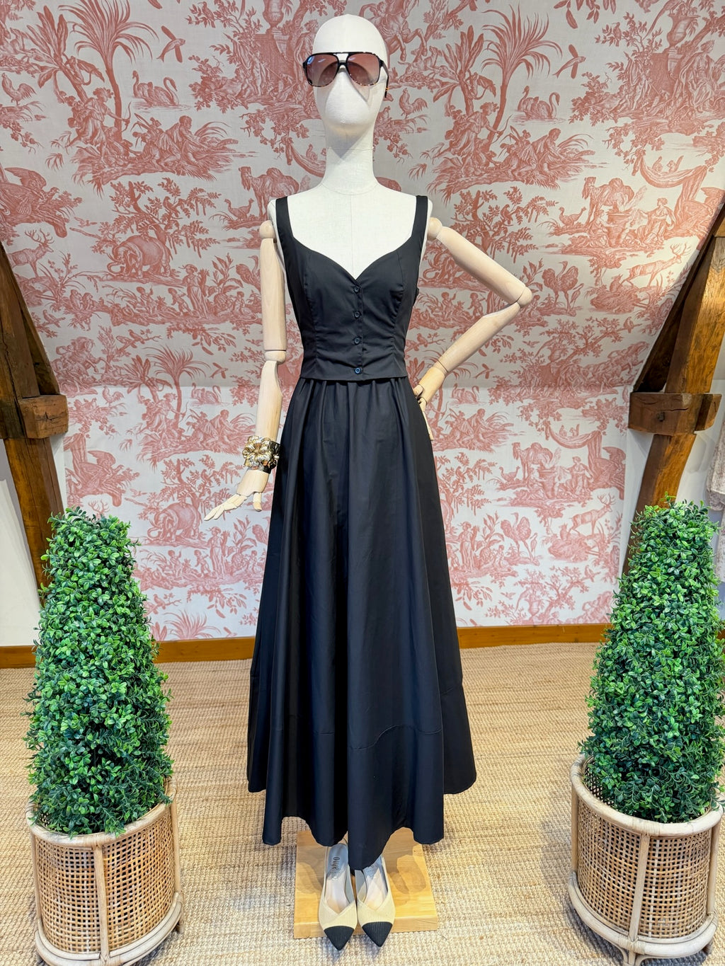 Long black dress