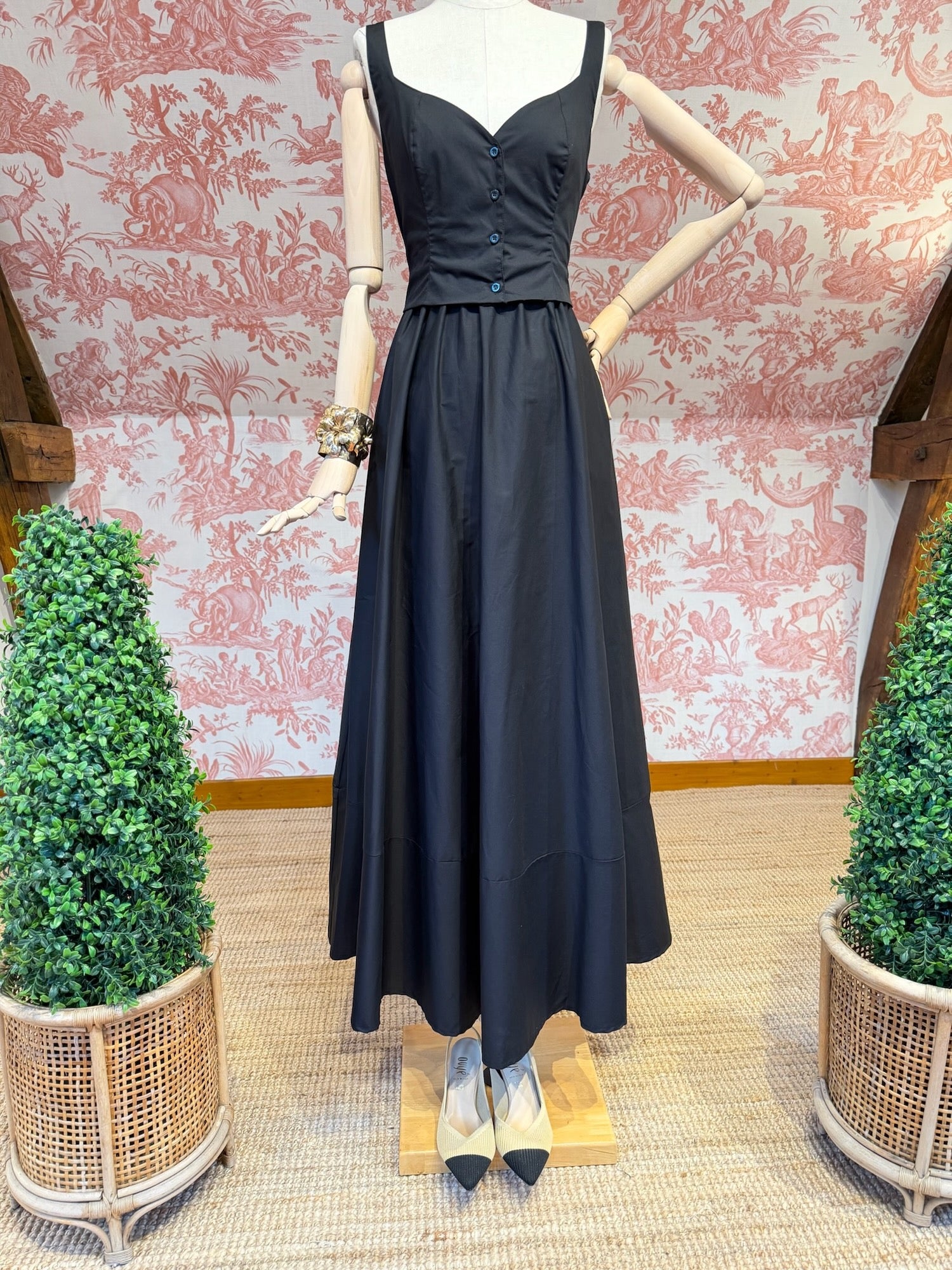 Long black dress