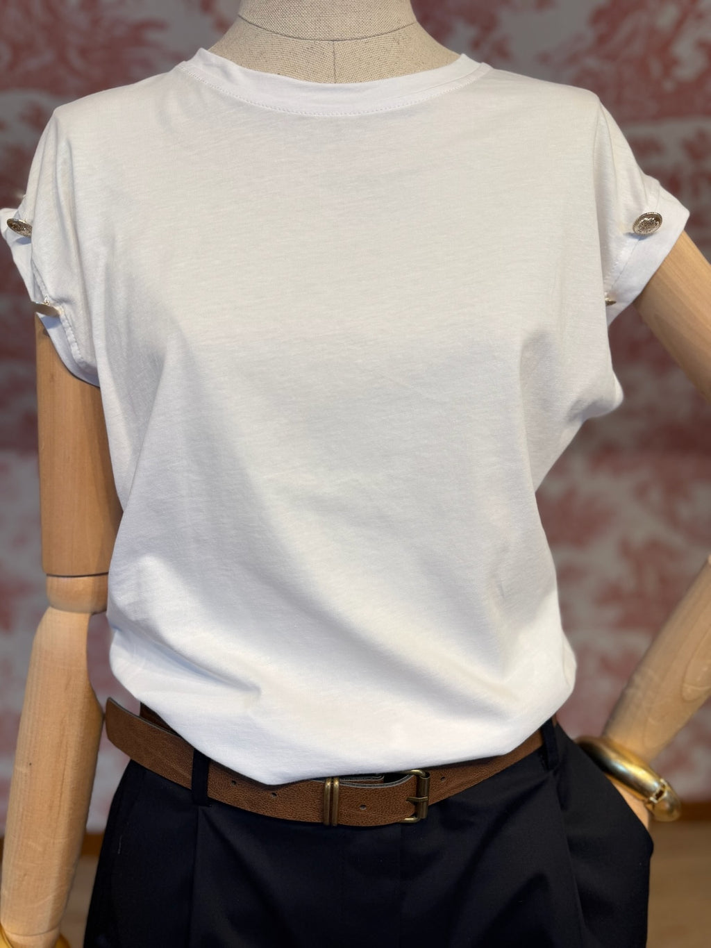 T-shirt bianco bottoni oro