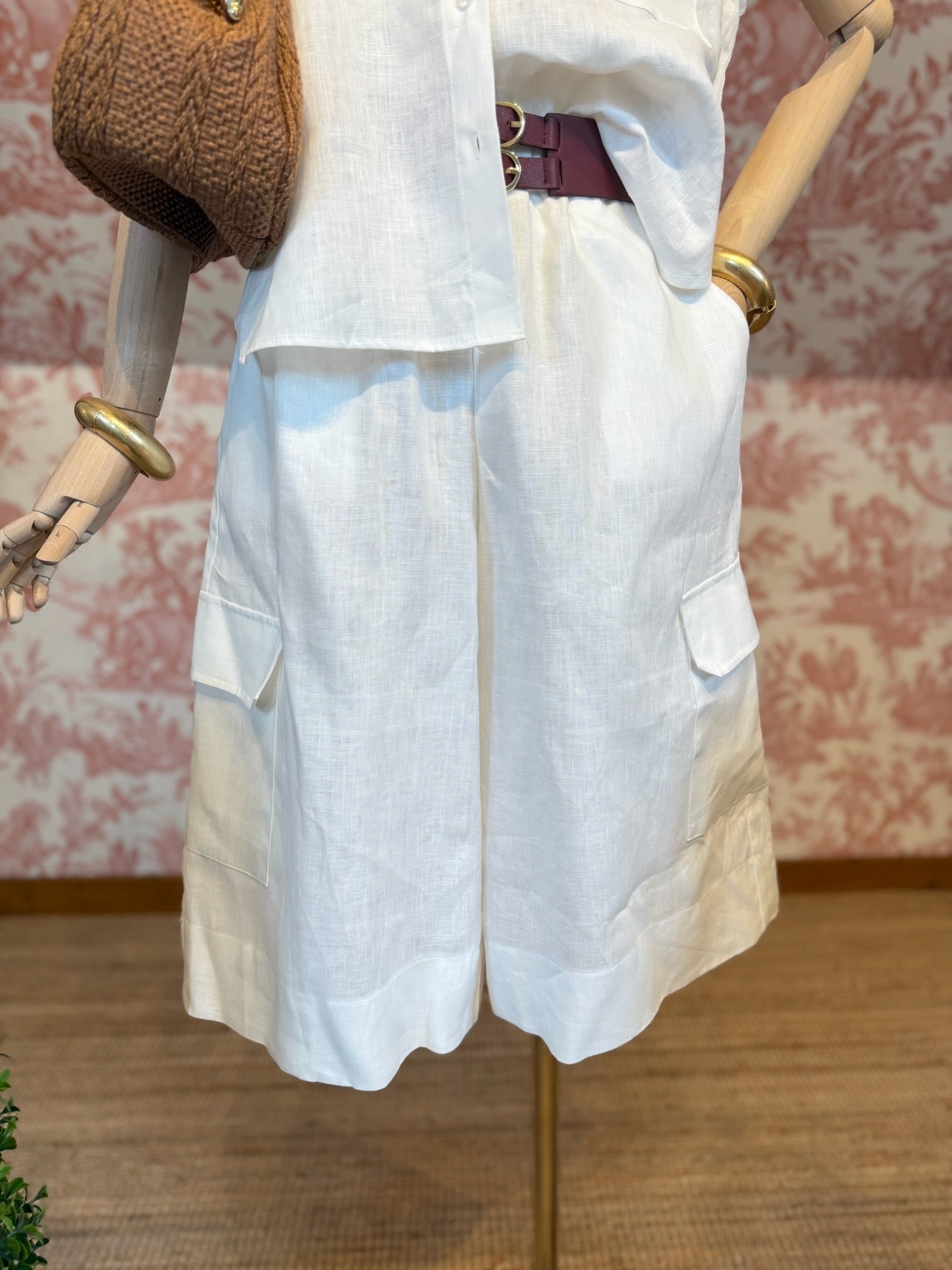 Pure linen Bermuda shorts