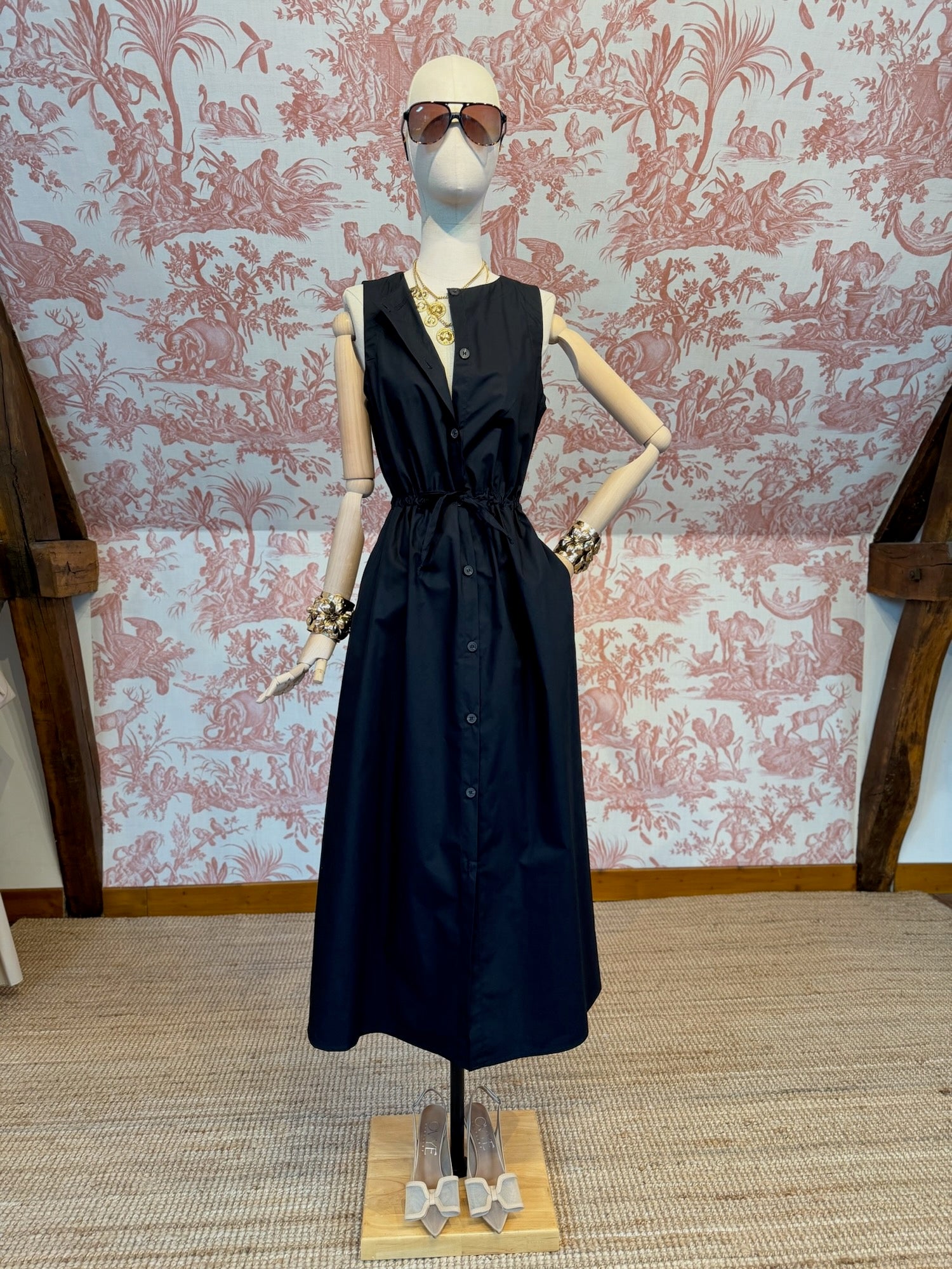 Black cotton dress