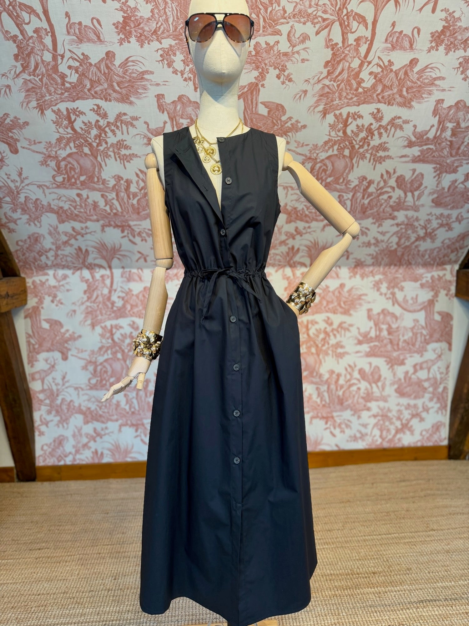 Black cotton dress